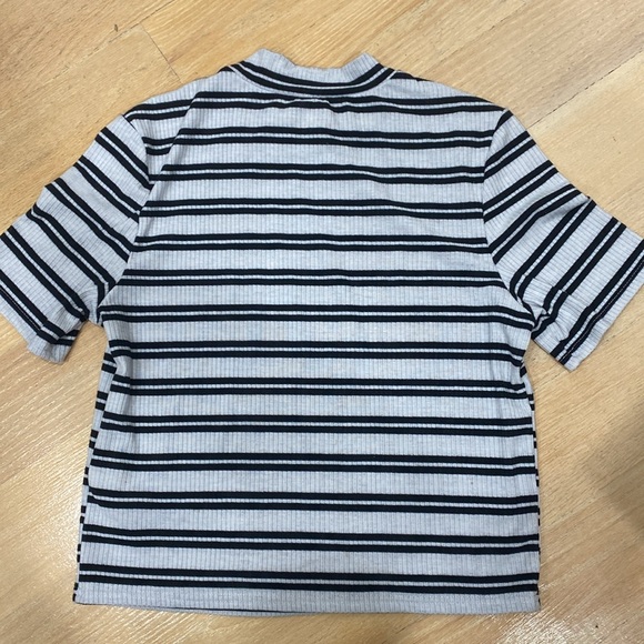 Comfy Ribbed T-Shirt - Large - Picture 6 of 8